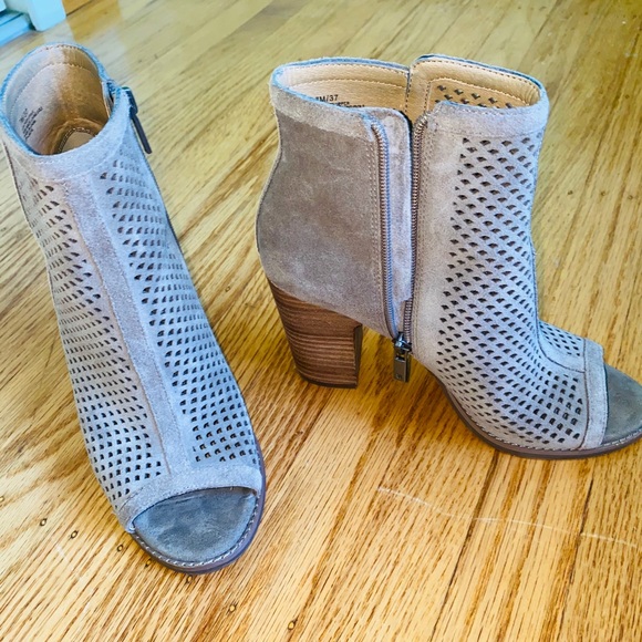 Boots - Picture 1 of 6